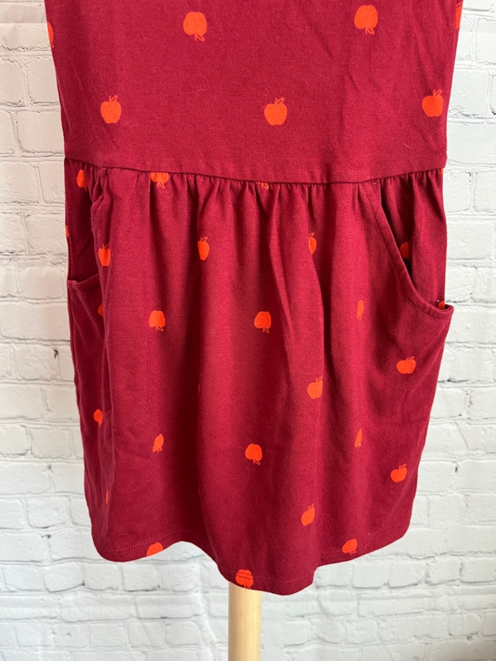 ⭐️⭐️PICK 5 / $20 Cat & Jack Dress in Red with Orange Apple - Picture 3 of 5